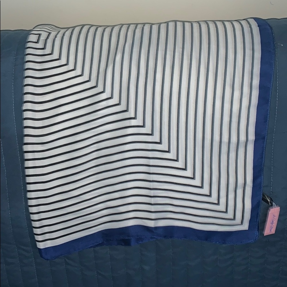 Scarf - Picture 4 of 4